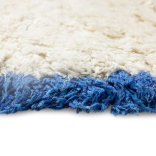 White and cobalt Shaggy rug 170x280cm, HK Living