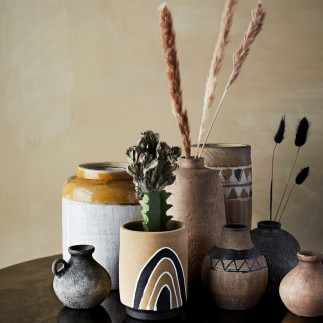 Terracotta pot, Black white and natural, Madam Stoltz