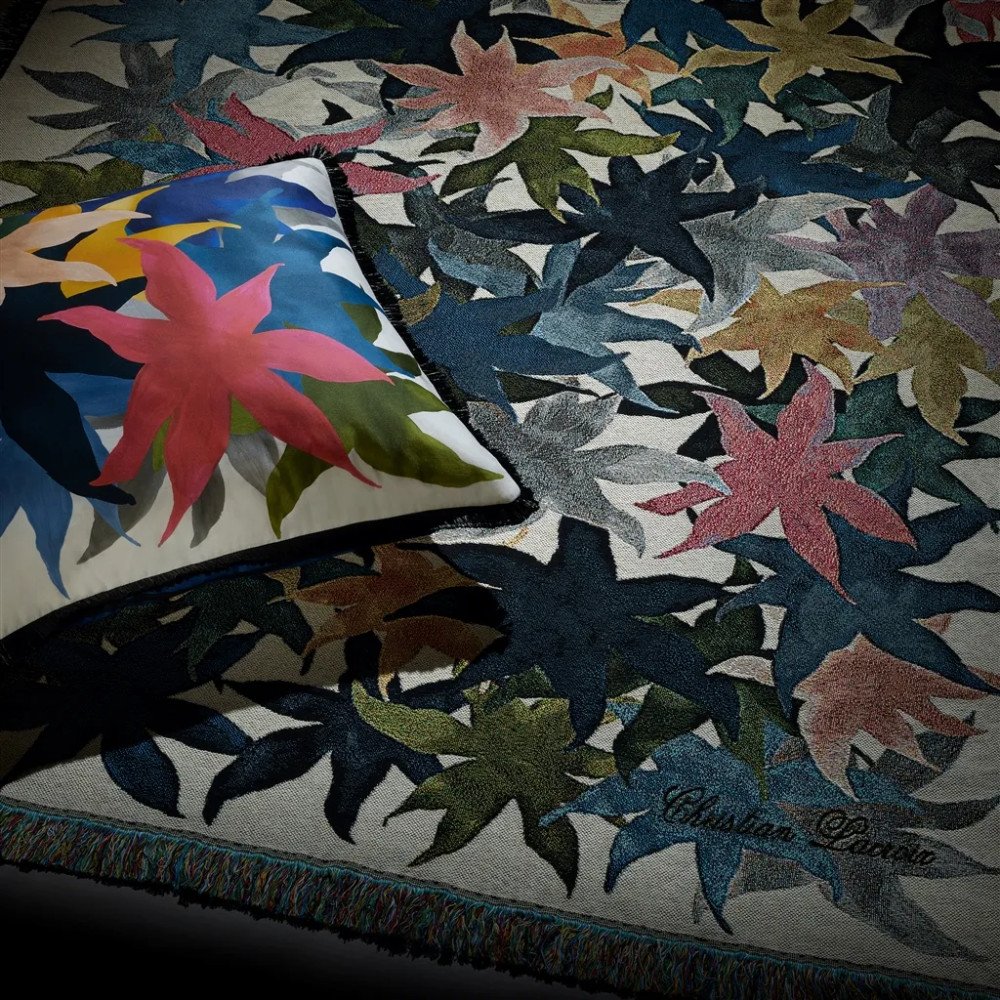 Iris des marais Craie, Christian Lacroix , Coussin, Designers Guild, 55cmx55cm Iris des marais Craie, Christian Lacroix , Coussin, Designers Guild, 55cmx55cm