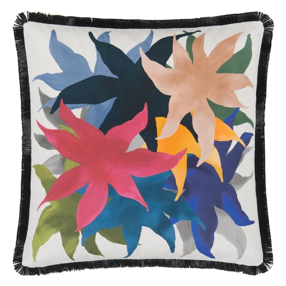 Iris des marais Craie, Christian Lacroix , Coussin, Designers Guild, 55cmx55cm Iris des marais Craie, Christian Lacroix , Coussin, Designers Guild, 55cmx55cm