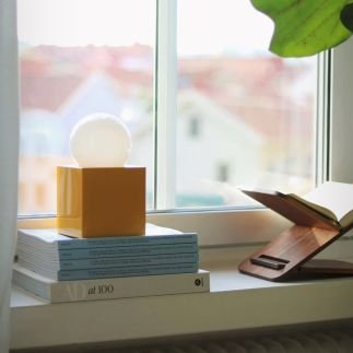 Bob 14, Jaune,  Lampe de Table, Globen Lighting (avec son Ampoule)